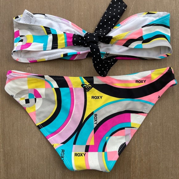 Roxy 2 piece bikini (Size 6/8) - Picture 1 of 7